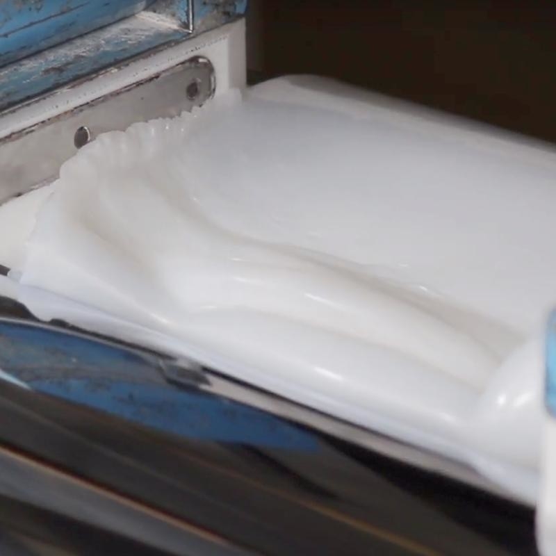 Rubber van het de Spannings het Vastgestelde MVQ VMQ Silicone van de kleurenaanpassing 7% voor Elektrodelen